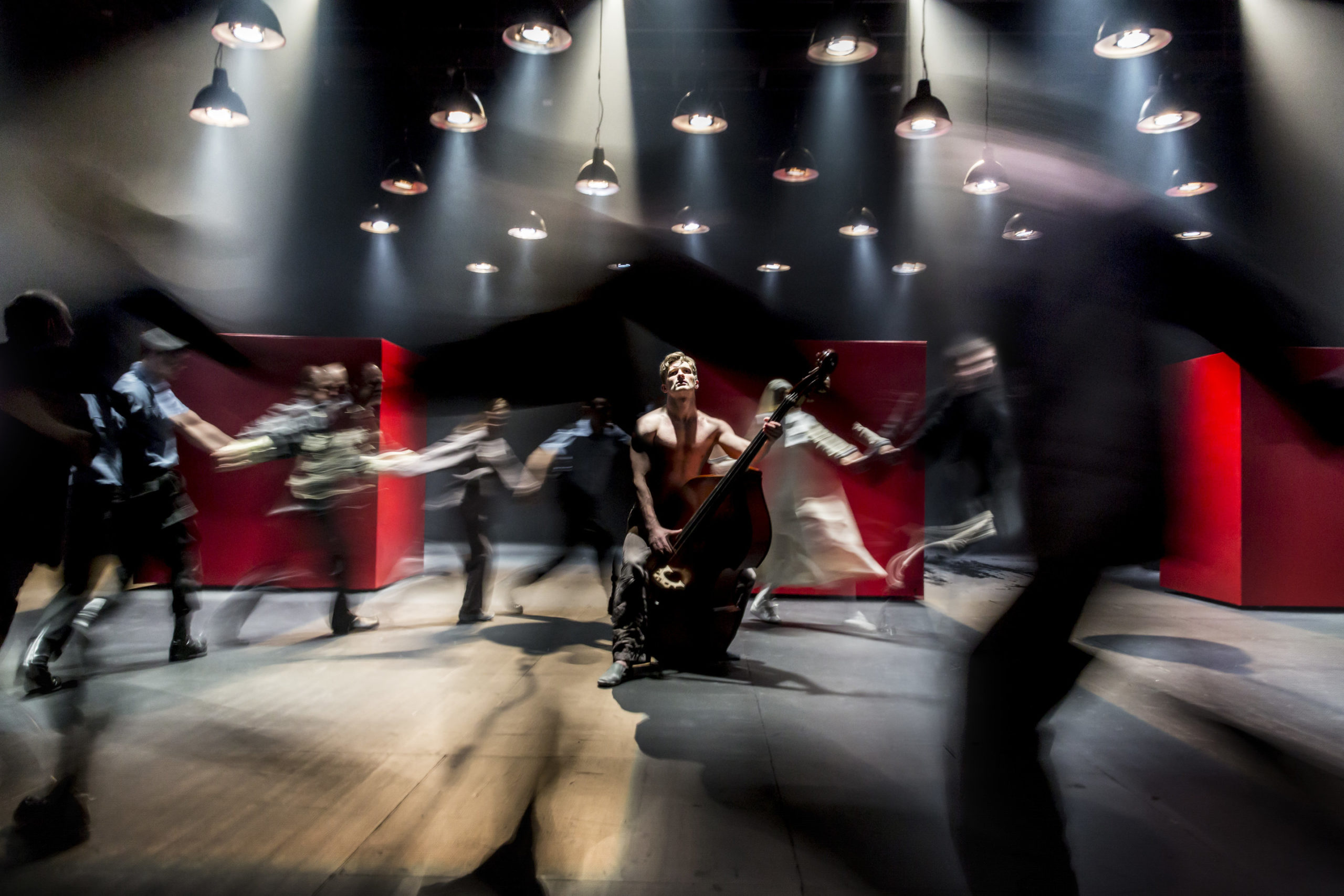 Measure for Measure Cheek by Jowl foto credit Johan Persson scaled